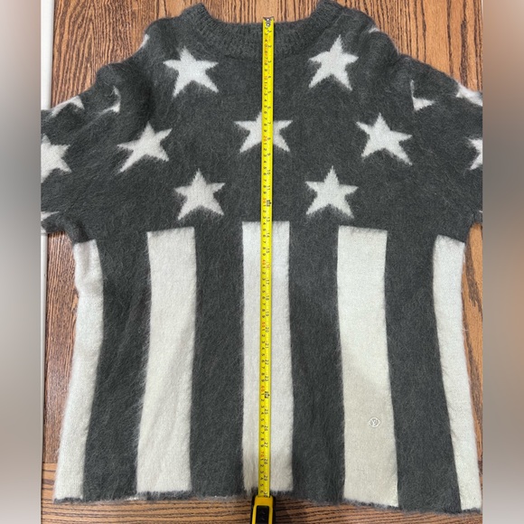 LOUIS VUITTON Men’s USA Flag Gray White Jacquard Mohair Crewneck Sweater, L - Picture 9 of 15